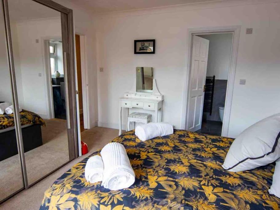 1 Bedroom Self Contained Apartment In Christchurch 윈크톤 외부 사진
