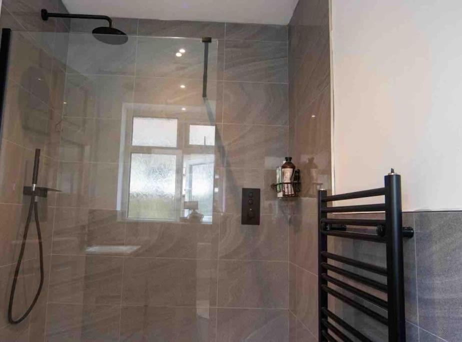 1 Bedroom Self Contained Apartment In Christchurch 윈크톤 외부 사진